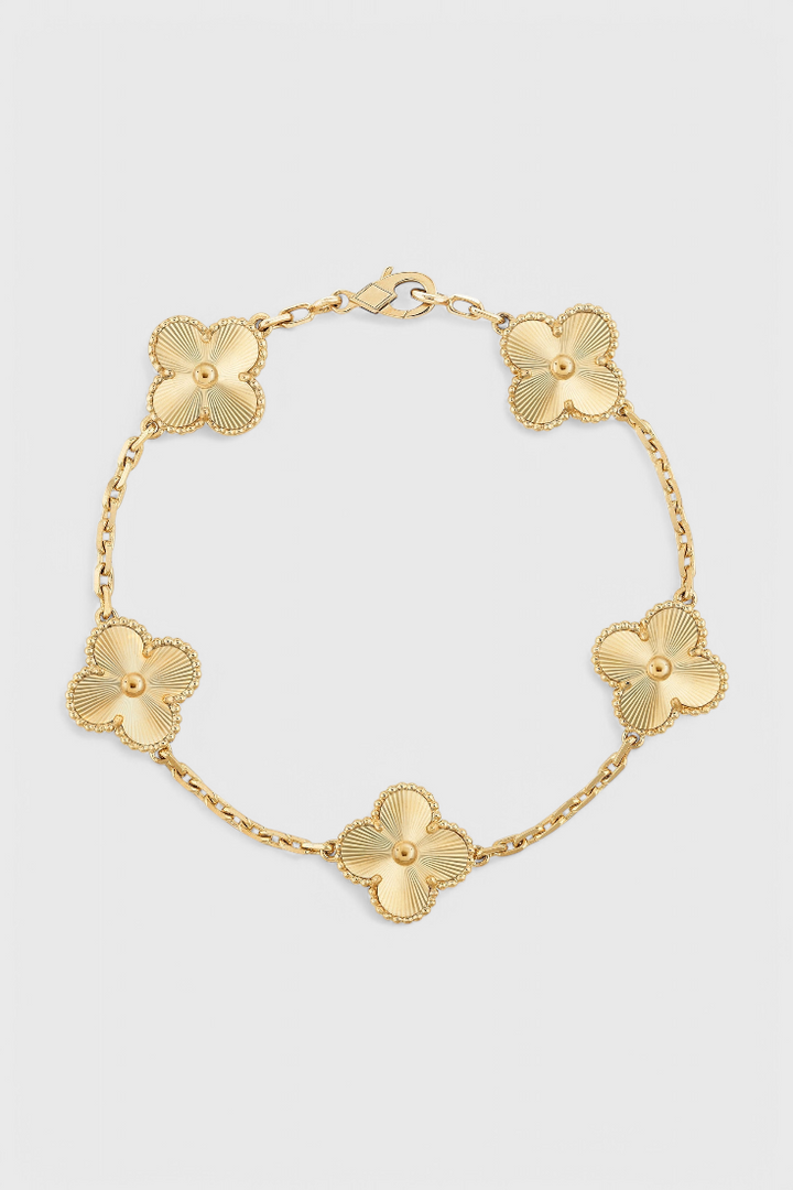 Pulsera con Motivo de Trébol y Elegancia Baño de Oro
